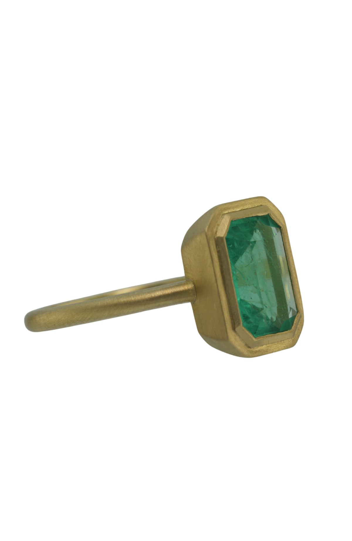 Pure Emerald Ring in 18k gold, view 5