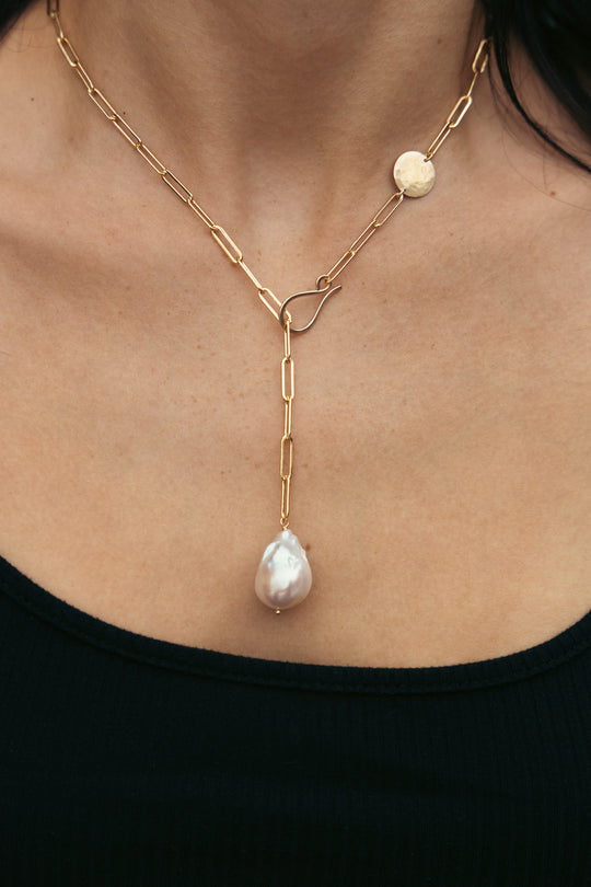 Veda Baroque Pearl Lariat