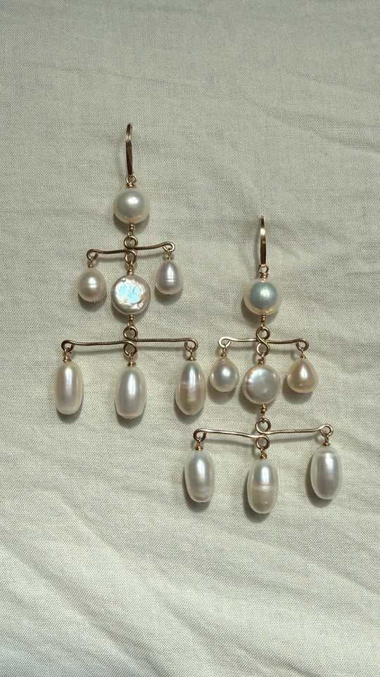 01/30 Chandelier Pearl Earrings
