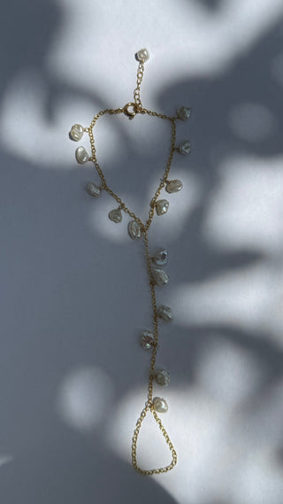 11/30 Keshi Pearl Hand Chain