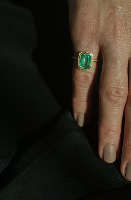 Pure Emerald Ring