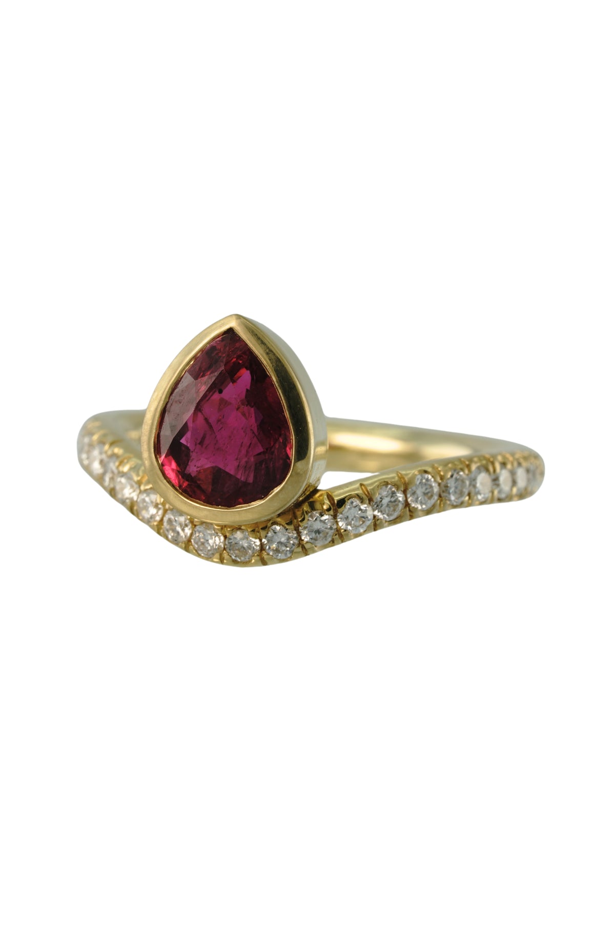 Mozambique Ruby Ring with Diamonds in 18k gold, view 3