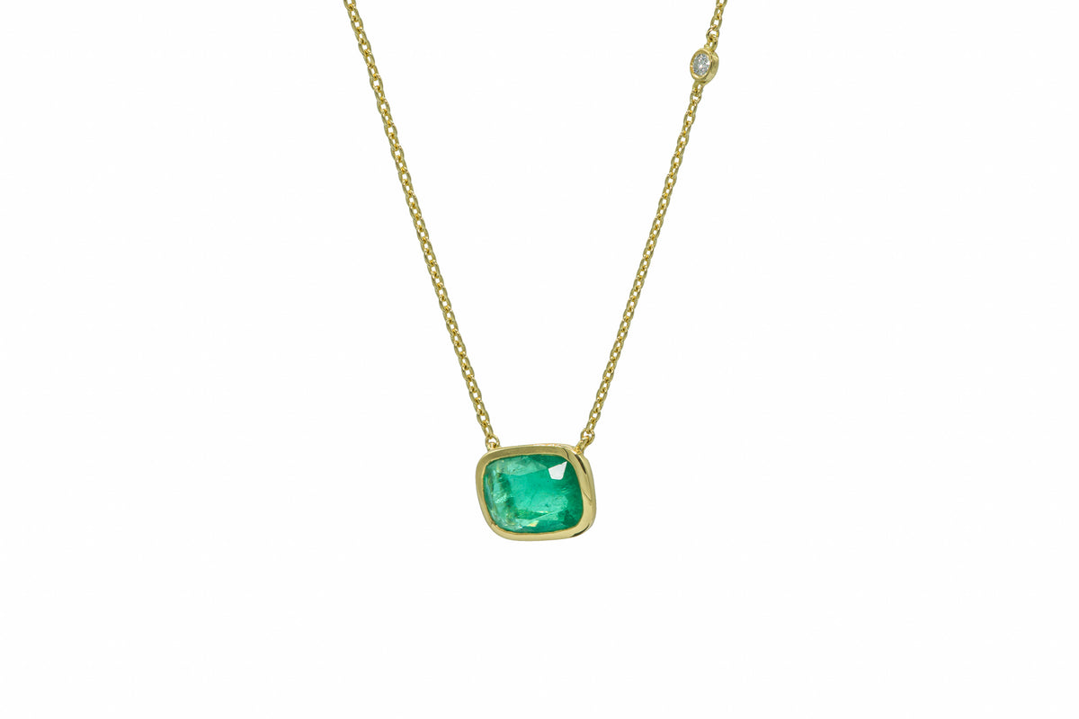Zambian Emerald Necklace with Diamond, detail