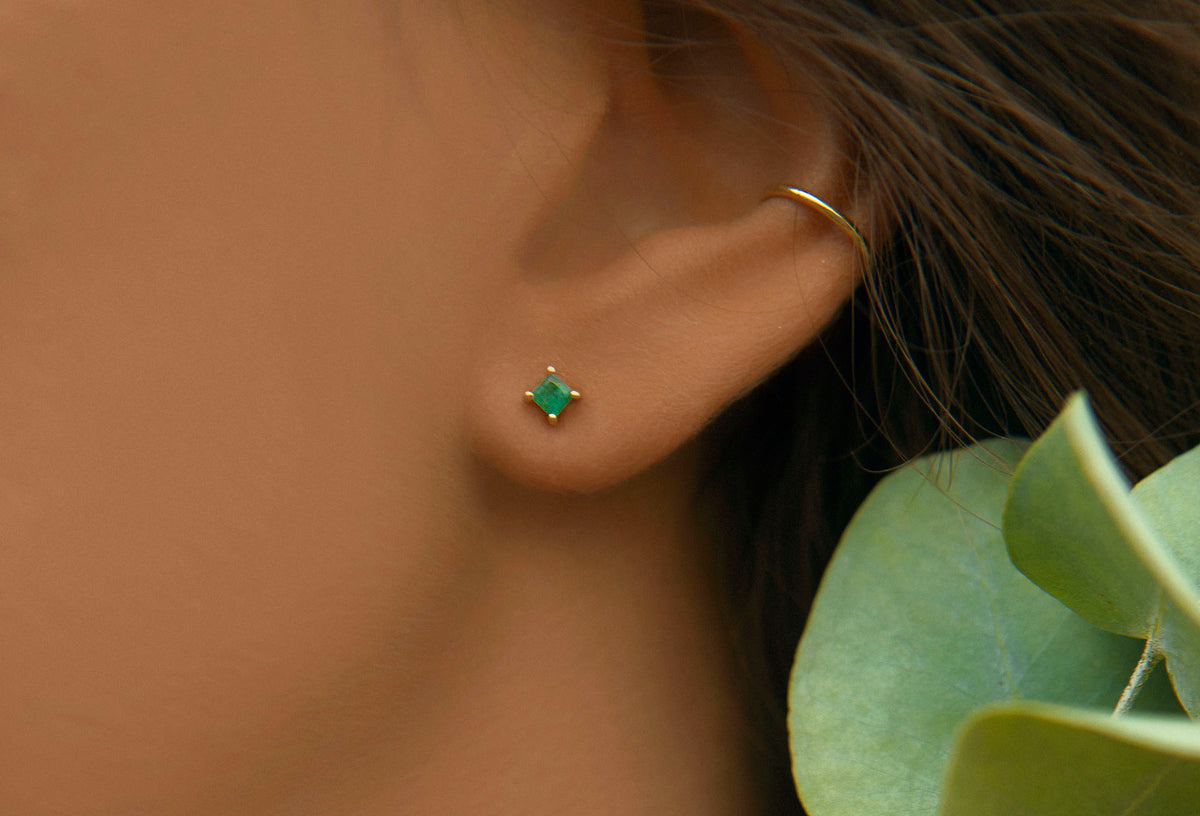Simpli Ear Cuff in 14k yellow gold, detail