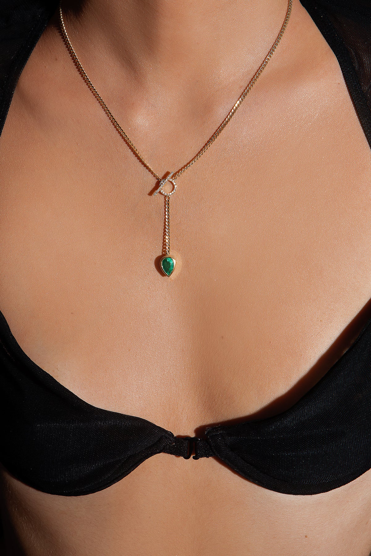 Colombian Emerald and Diamond Lariat, detail