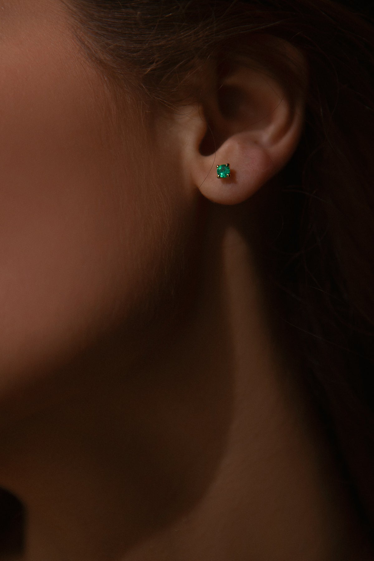 Colombian Emerald Studs, detail