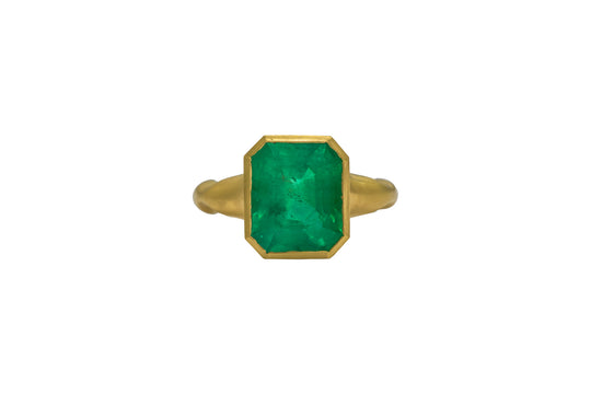 Emerald Rectangular Ring